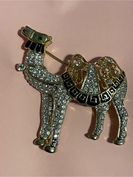 Jewelry - Statement Rhinestone Camel Gold Tone Brooch #9284